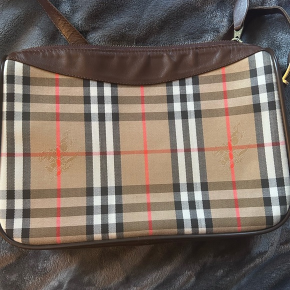Authentic Burberry Bag - Picture 4 of 9